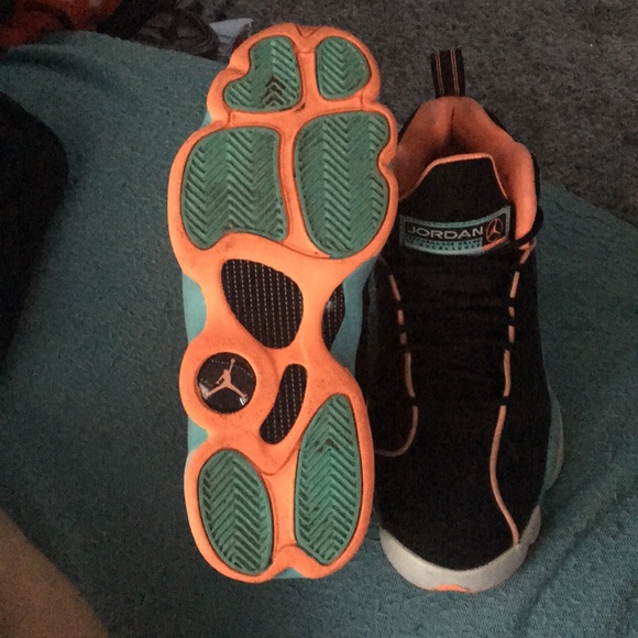 Like new youth girls Jordan’s. - Picture 3 of 6